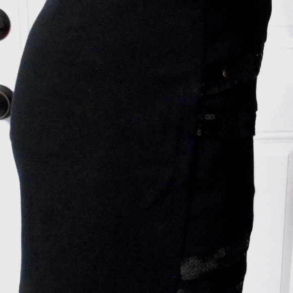 FOREVER 21 XXI‎ BLACK MINI SKIRT - Picture 2 of 5